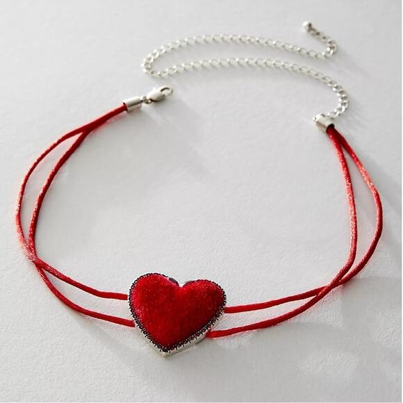 Free People Velvet Heart Choker in Red NWT Valentine’s Day Coquette Dainty - Picture 1 of 10